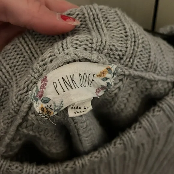 LARGE KIDS SWEATER - Picture 2 of 5